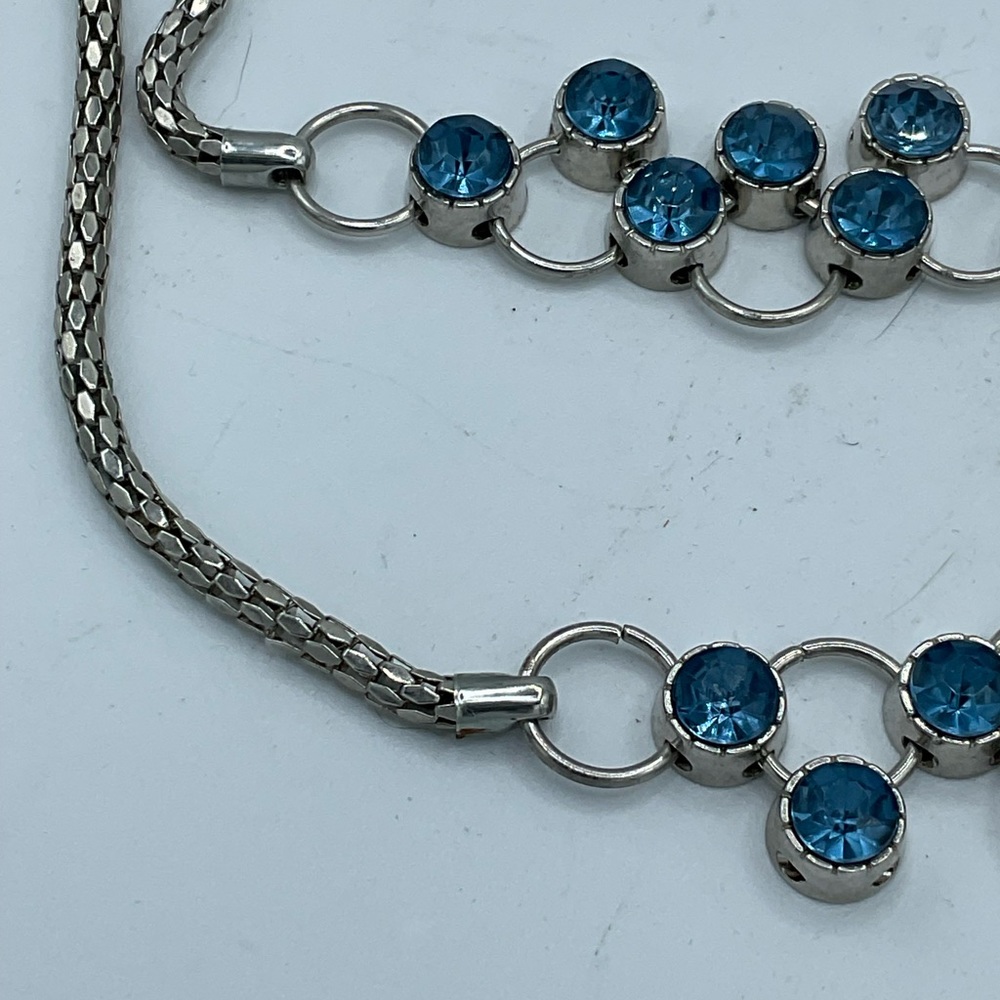 “GEOMETRIC BLUE STONE SILVER NECKLACE”. Statement Piece Costume Jewellery. - Picture 13 of 14